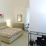 Oz Bari